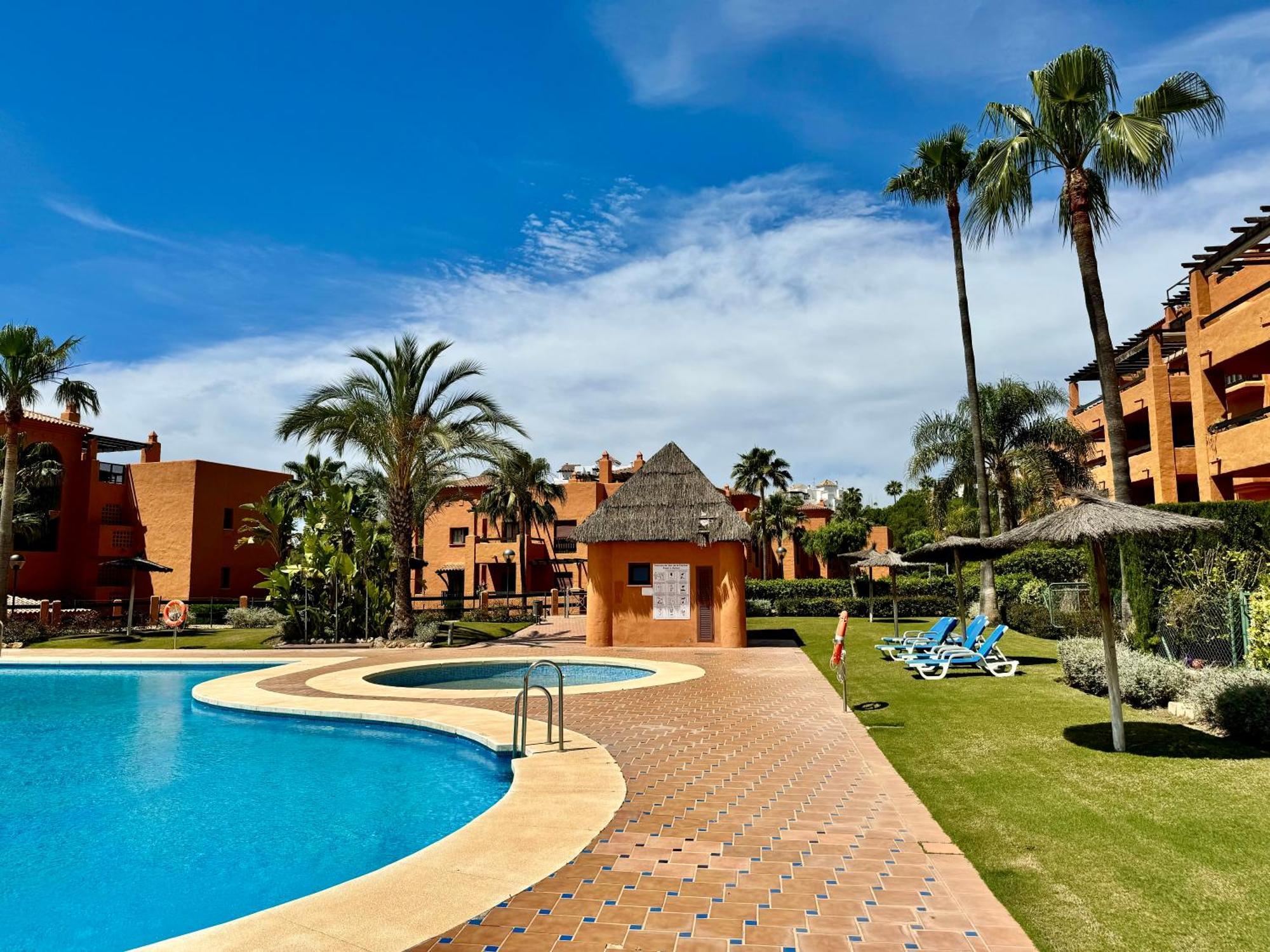 Piso De Lujo Totalmente Equipado A Estrenar Para 6 Estepona Exterior photo