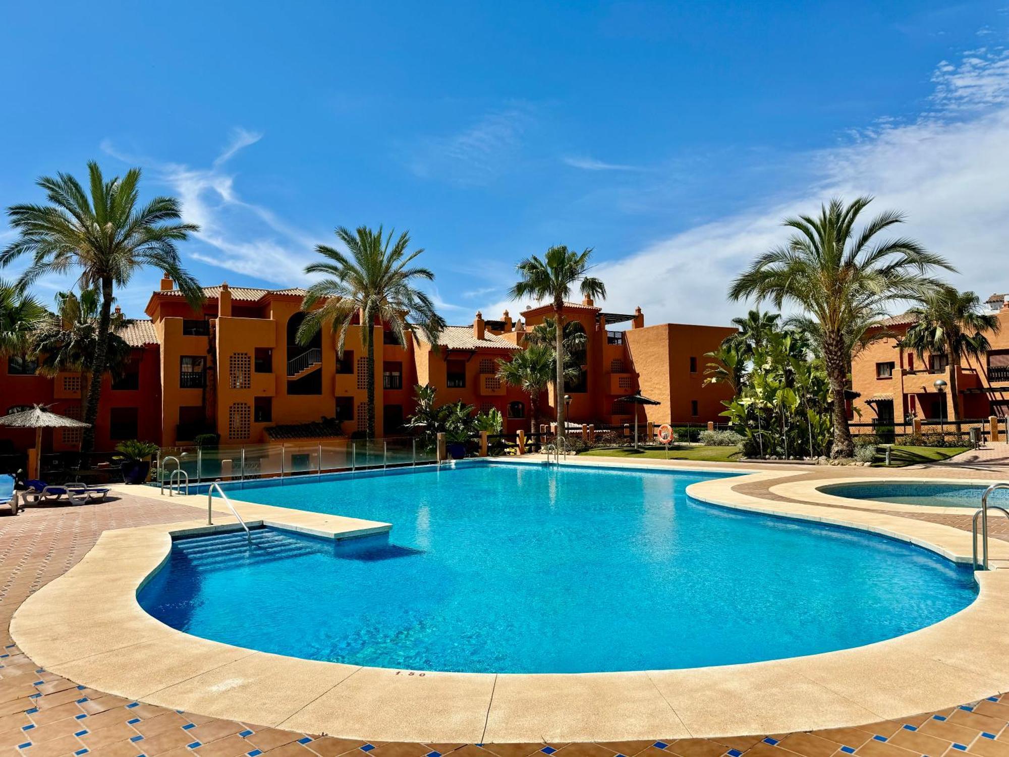 Piso De Lujo Totalmente Equipado A Estrenar Para 6 Estepona Exterior photo